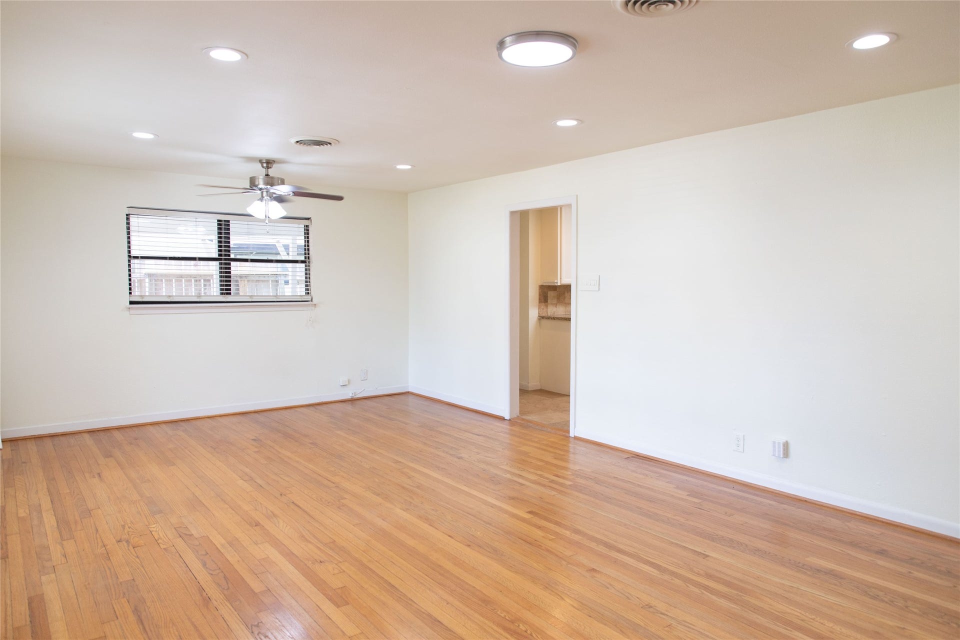 4114 Lemac Drive, Houston, TX 77025 4114 Lemac Drive, Houston, TX 77025