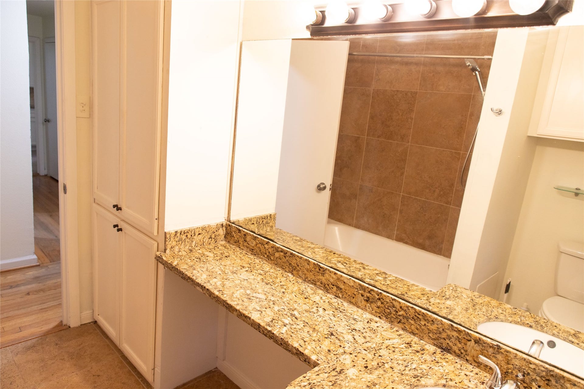 4114 Lemac Drive, Houston, TX 77025 4114 Lemac Drive, Houston, TX 77025