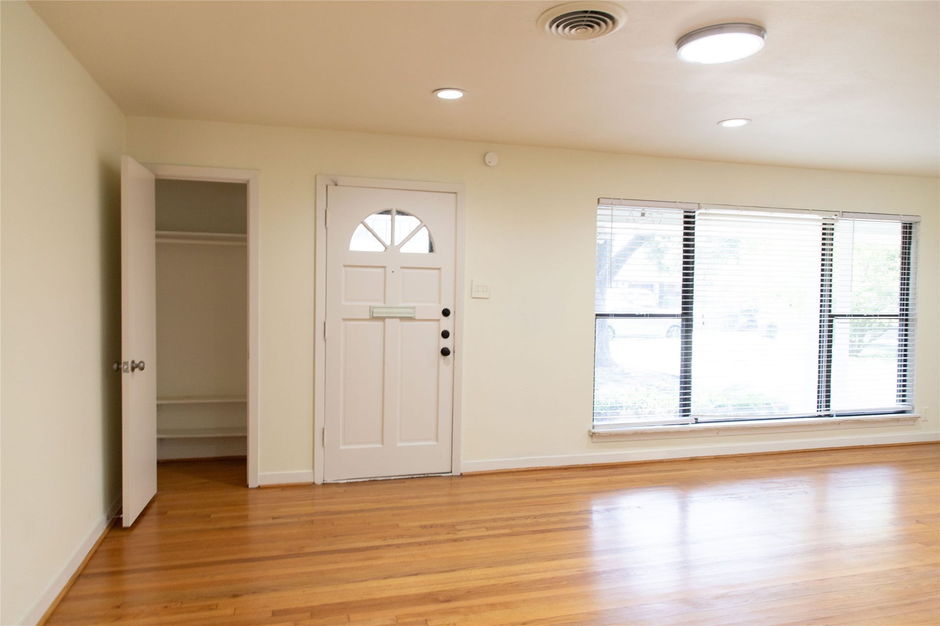 4114 Lemac Drive, Houston, TX 77025 4114 Lemac Drive, Houston, TX 77025
