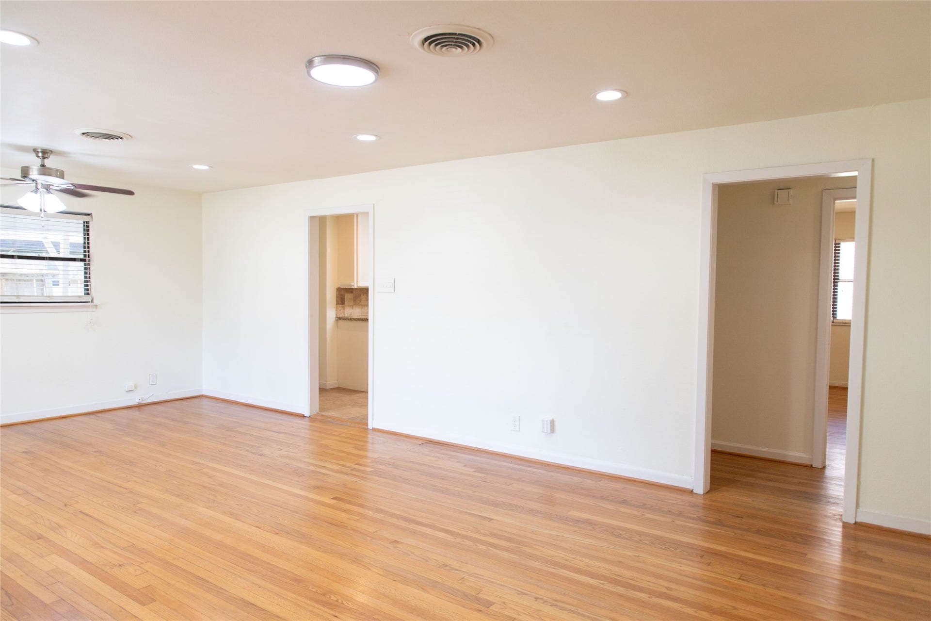4114 Lemac Drive, Houston, TX 77025 4114 Lemac Drive, Houston, TX 77025