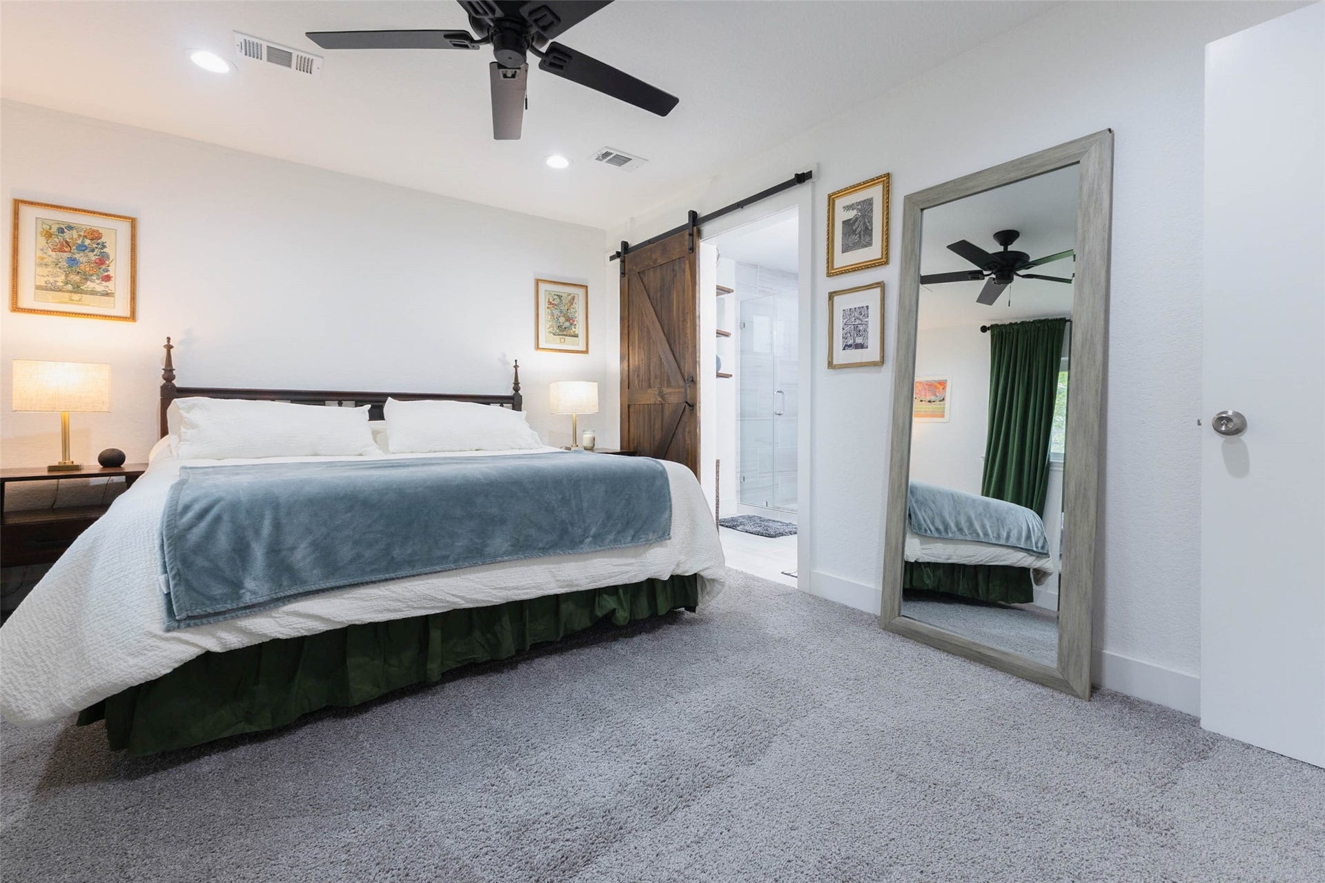7032 Rook Boulevard, Houston, TX 77087 A private primary suite designed to make the end of the day feel a little more relaxing.