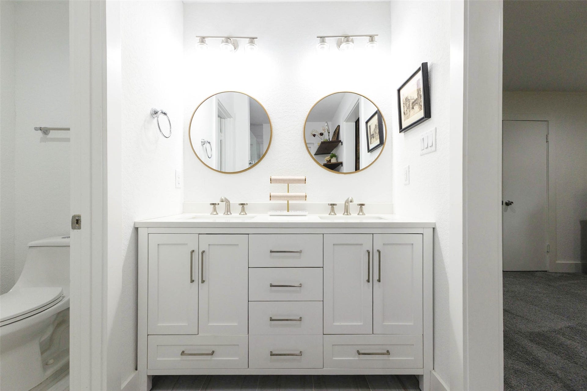 7032 Rook Boulevard, Houston, TX 77087 Start your mornings and wind down your evenings in the comfort of your own private bathroom.