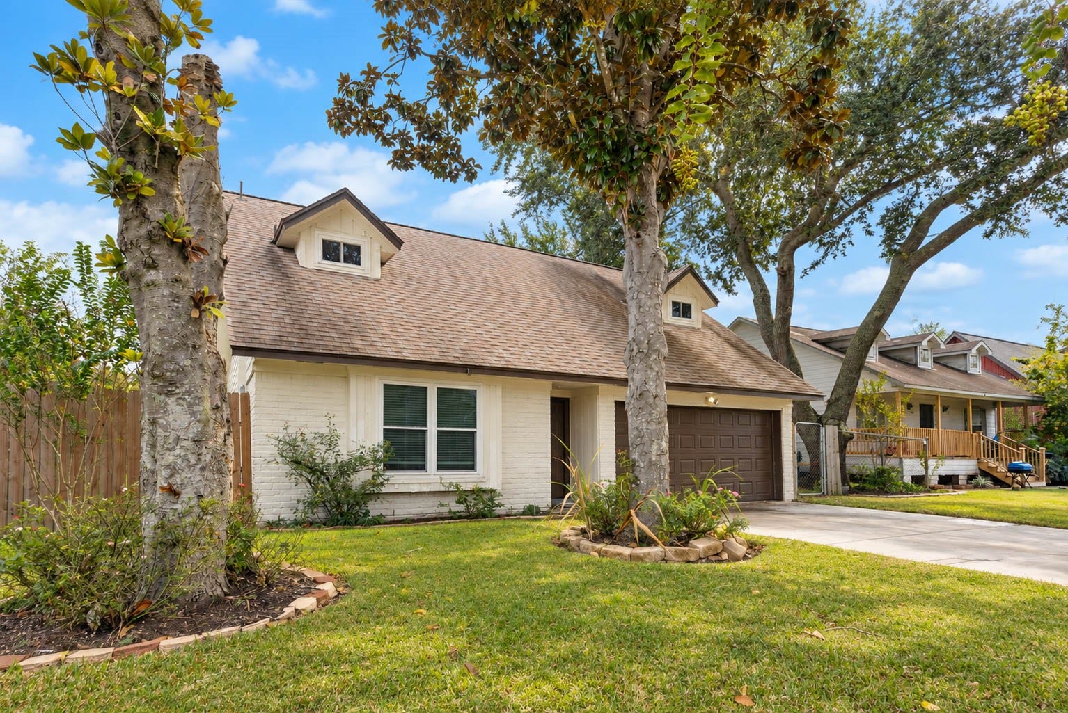 7032 Rook Boulevard, Houston, TX 77087 A well-maintained exterior welcomes you to a home with room to settle in and make yourself comfortable.