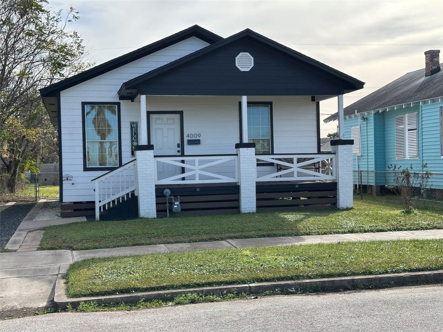 Property photo for 4009 Avenue L, Galveston, TX