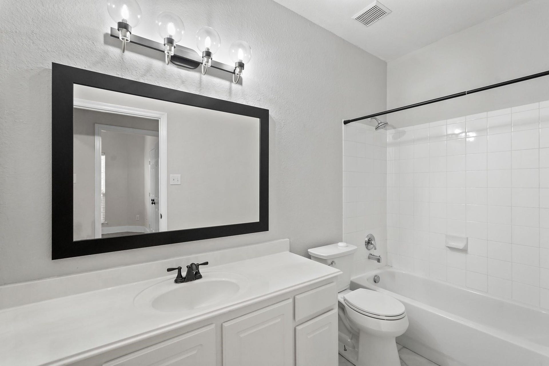 8915 Summer Ash Lane, Sugar Land, TX 77479 8915 Summer Ash Lane, Sugar Land, TX 77479