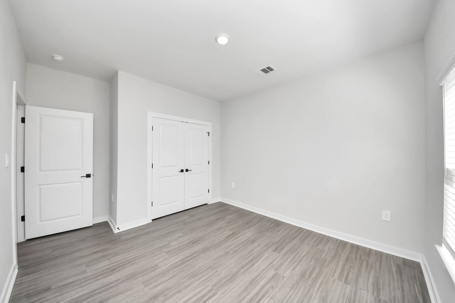 Bedroom 2 with Closet