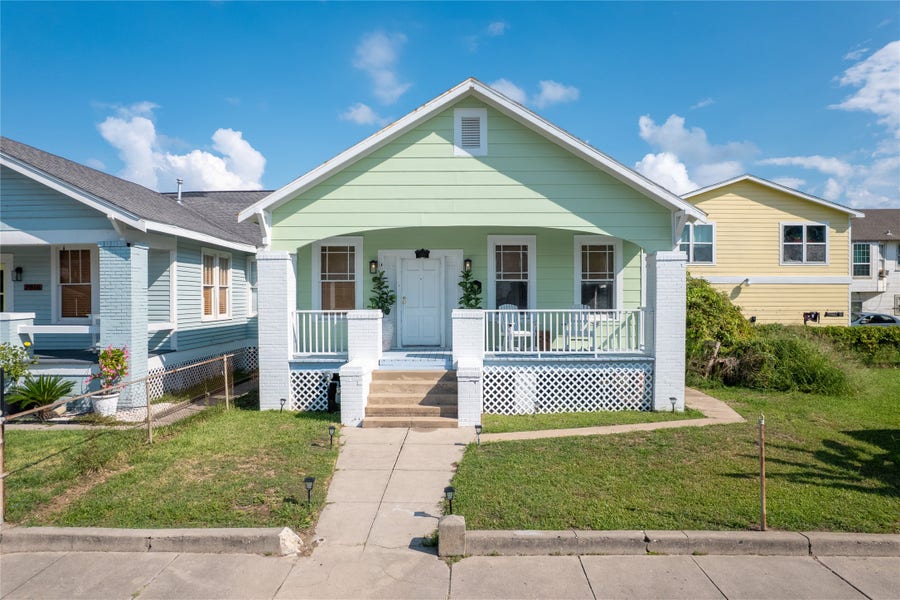 Property photo for 2912 Avenue R, Galveston, TX