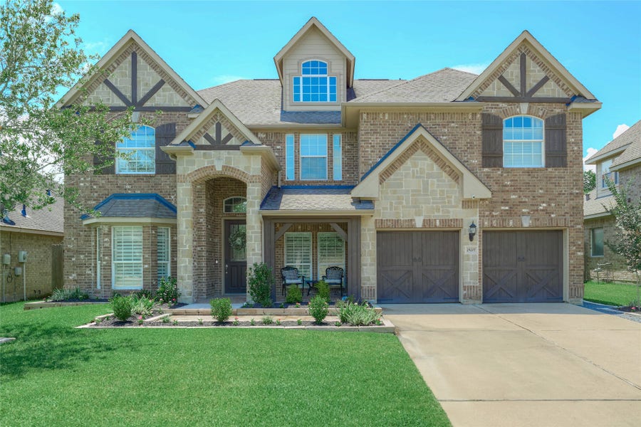 Property photo for 25207 Pineglen Terrace Drive, Spring, TX