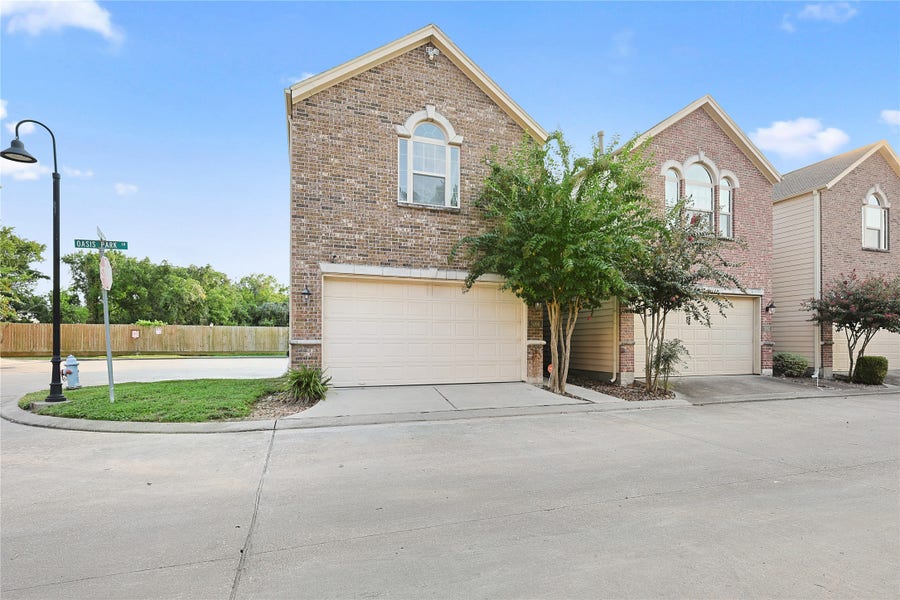 Property photo for 5166 Oasis Park, Houston, TX