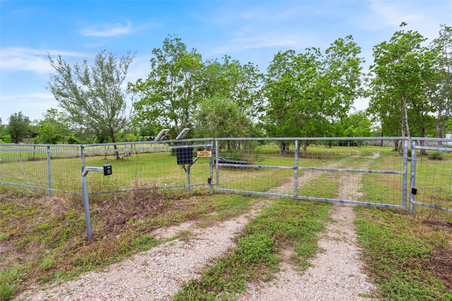 Property photo for 3650 Rivers Road, Pearland, TX