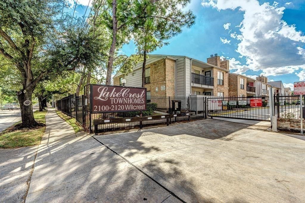 2100 Wilcrest Drive, #123, Houston, TX 77042 2100 Wilcrest Drive, #123, Houston, TX 77042
