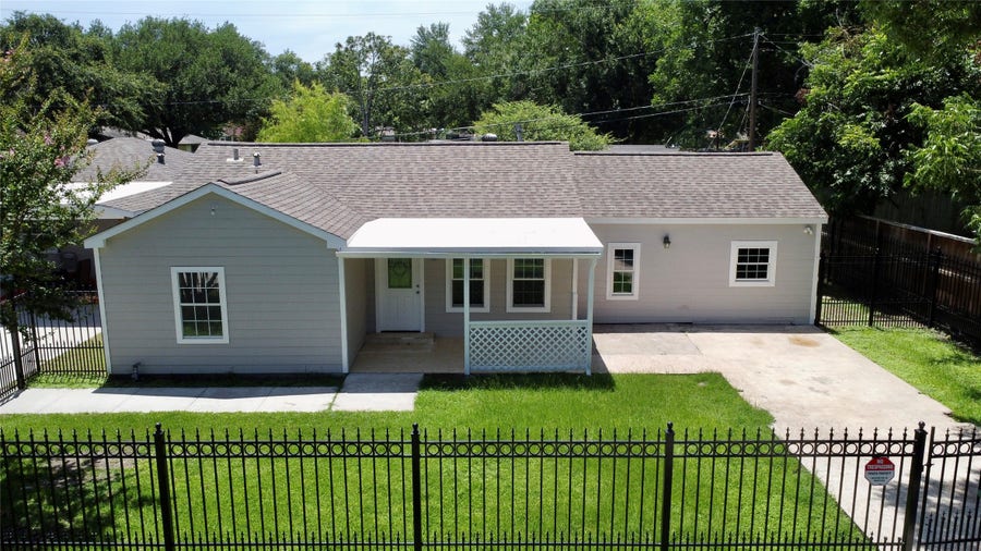 Property photo for 5701 LUNA Street, Houston, TX