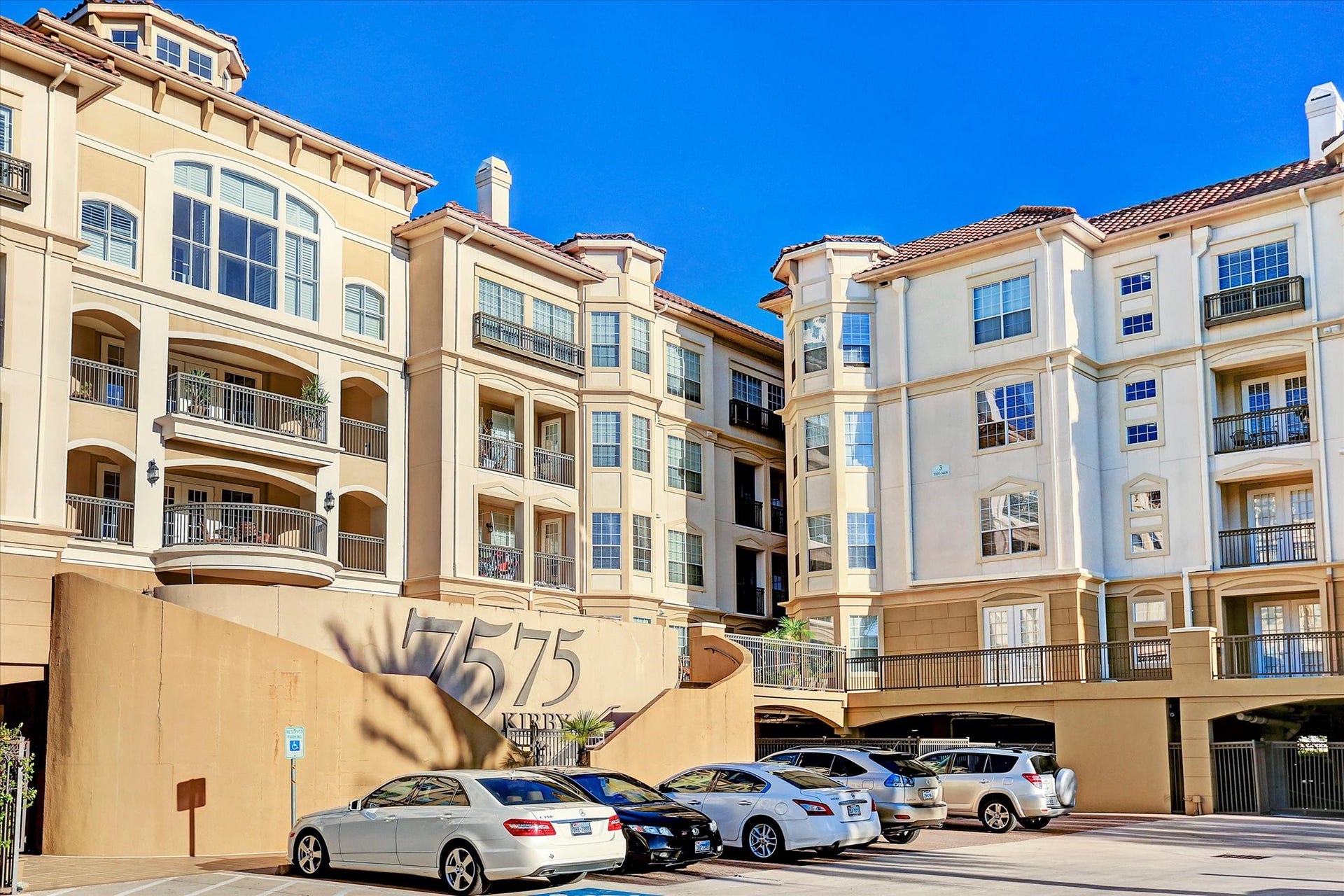 7575 Kirby Drive, #2217, Houston, TX 77030 7575 Kirby Drive, #2217, Houston, TX 77030