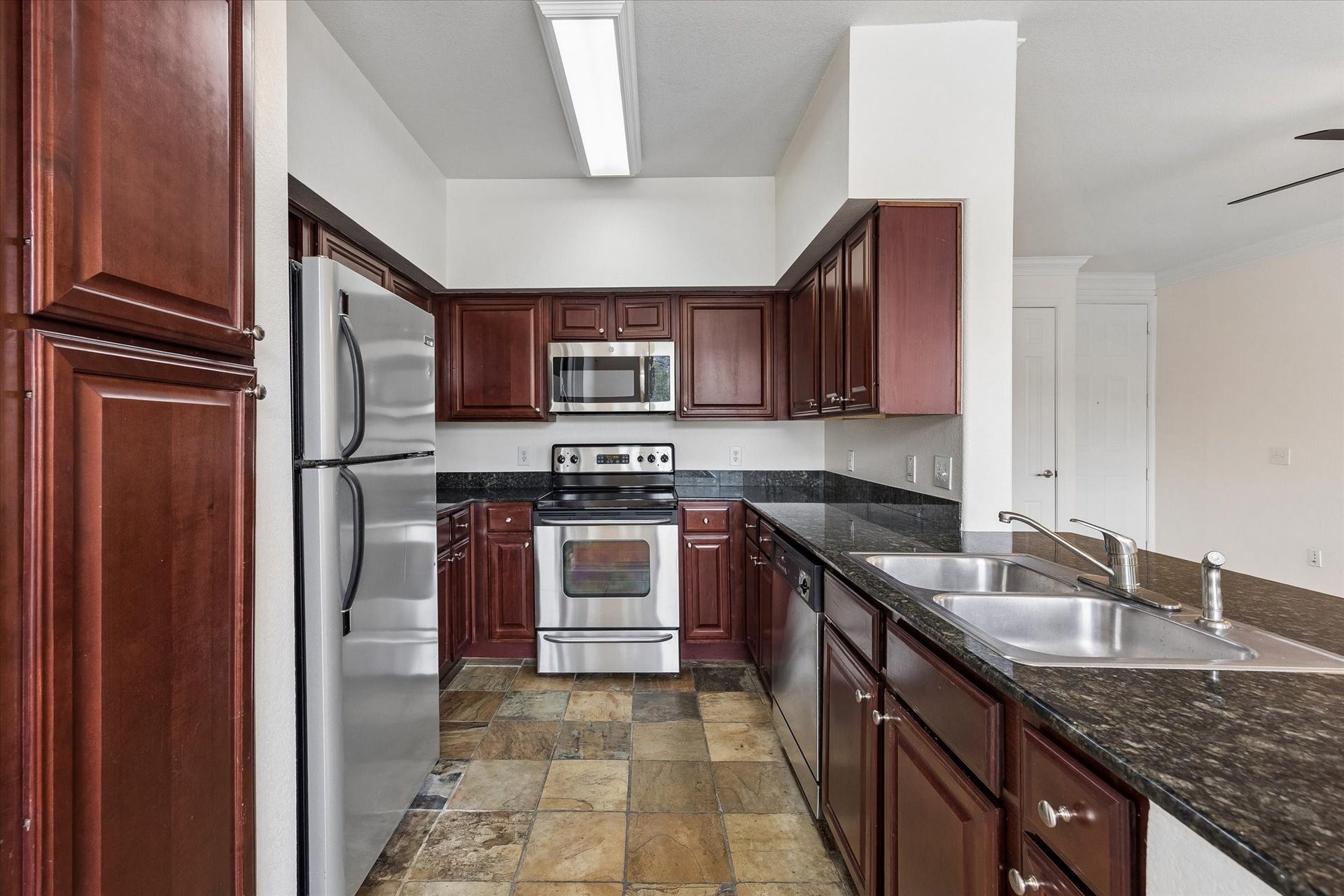 7575 Kirby Drive, #2217, Houston, TX 77030 7575 Kirby Drive, #2217, Houston, TX 77030