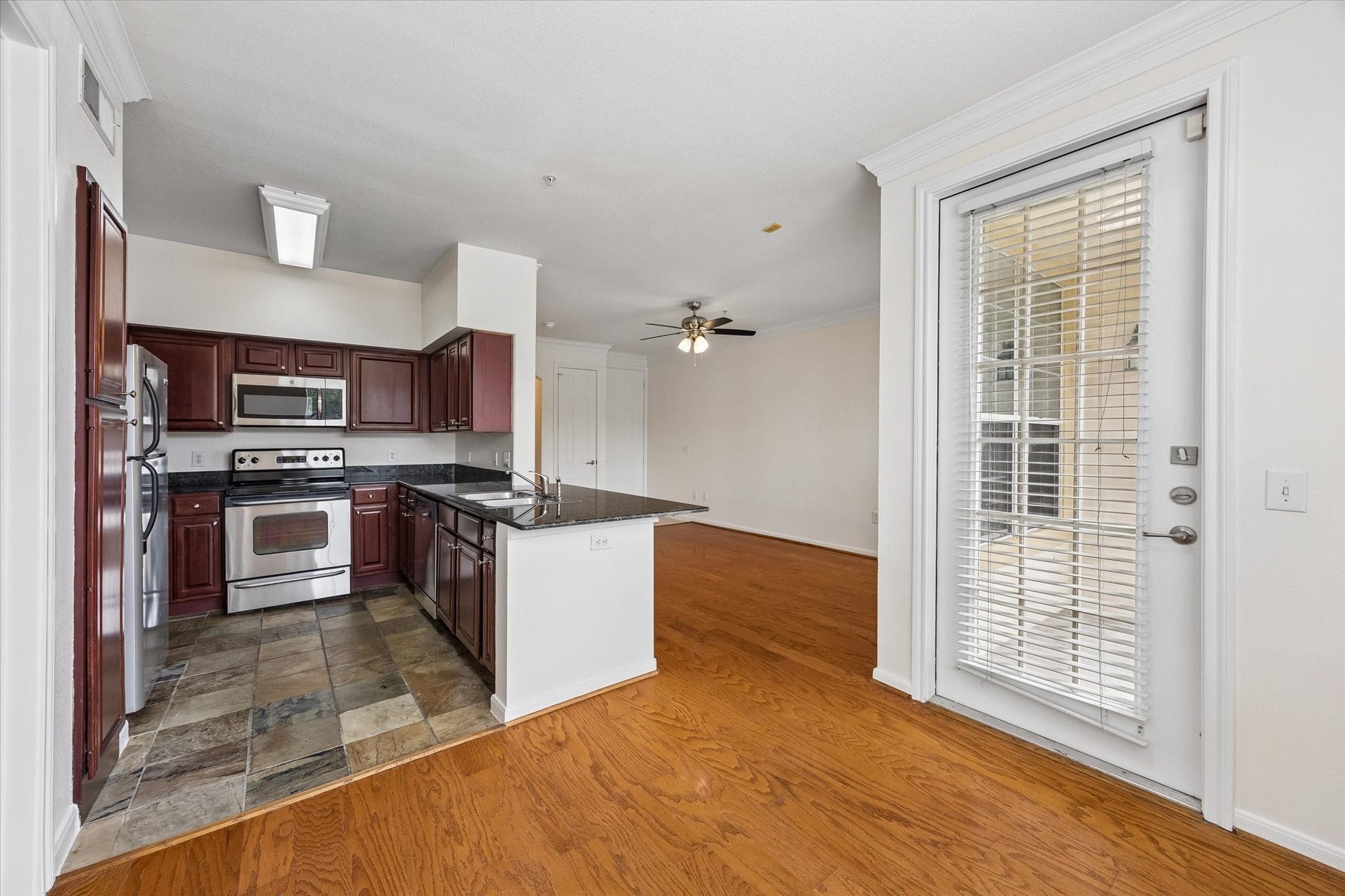 7575 Kirby Drive, #2217, Houston, TX 77030 7575 Kirby Drive, #2217, Houston, TX 77030