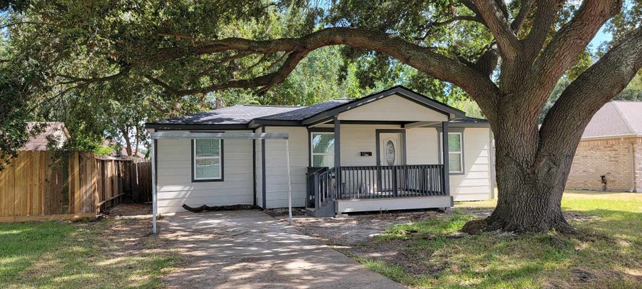 Property photo for 7409 Valeda Drive, Deer Park, TX