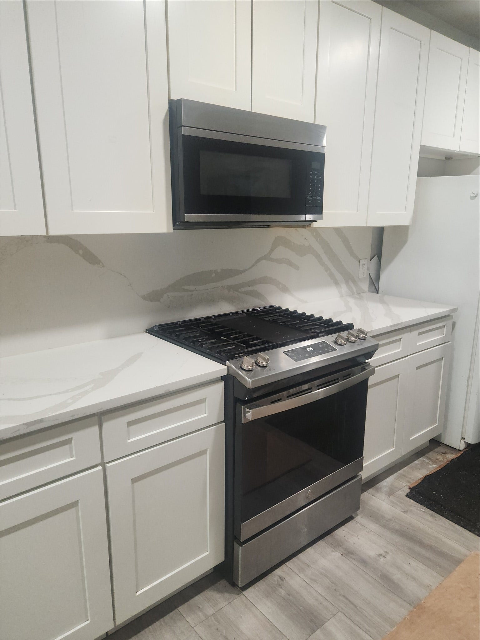 2924 29th Street N, Texas City, TX 77590 Gas Range