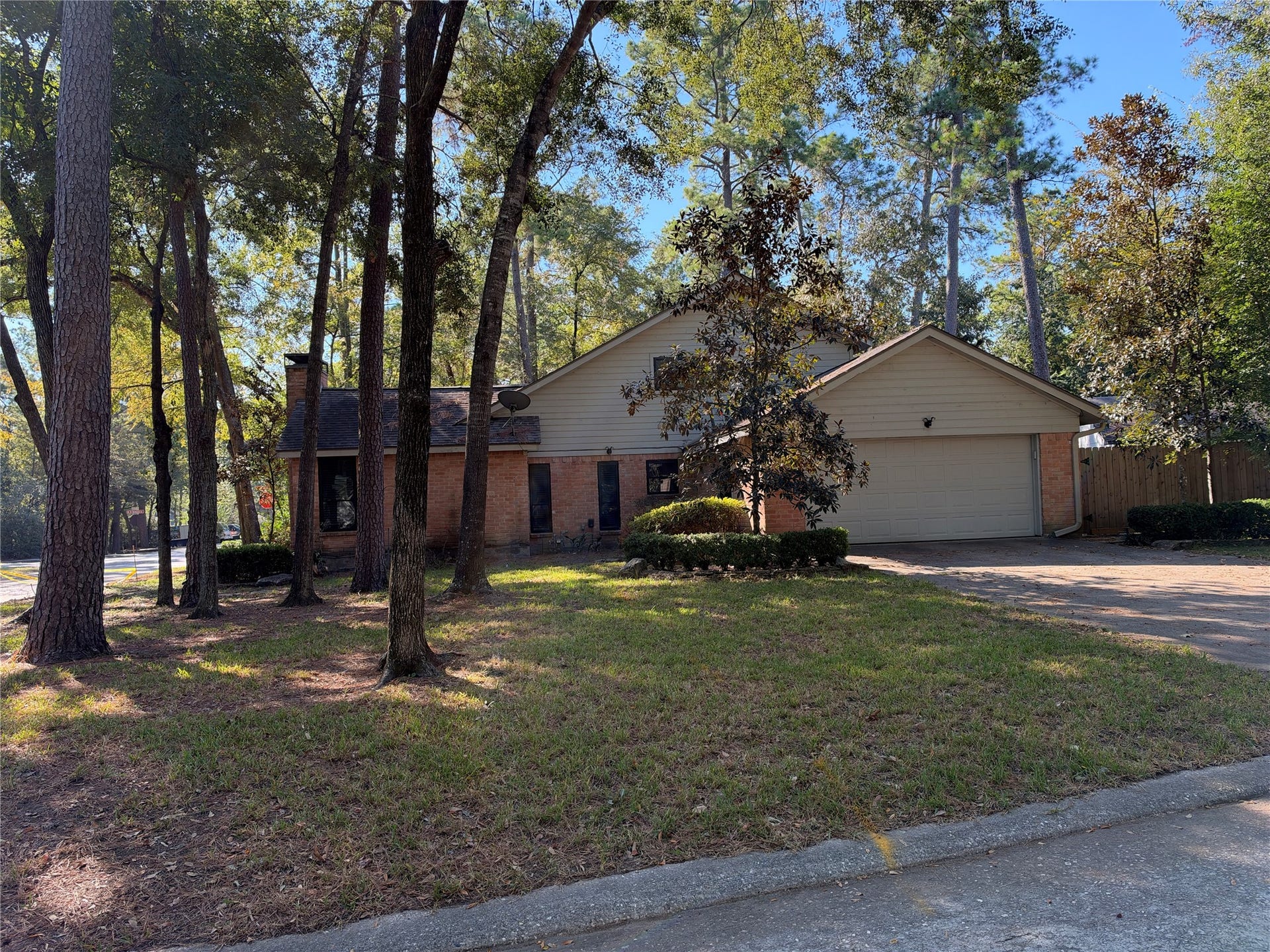 1 Starviolet Street, The Woodlands, TX 77380 1 Starviolet Street, The Woodlands, TX 77380