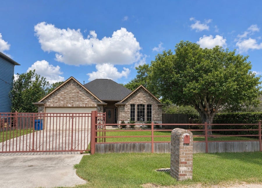 Property photo for 107 N 3rd Street, South Houston, TX