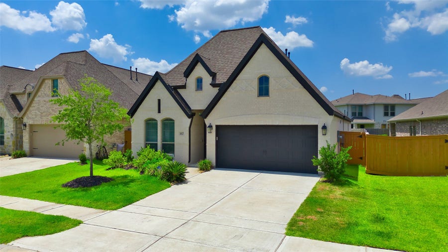 Property photo for 8827 Harbor Pines Drive, Cypress, TX