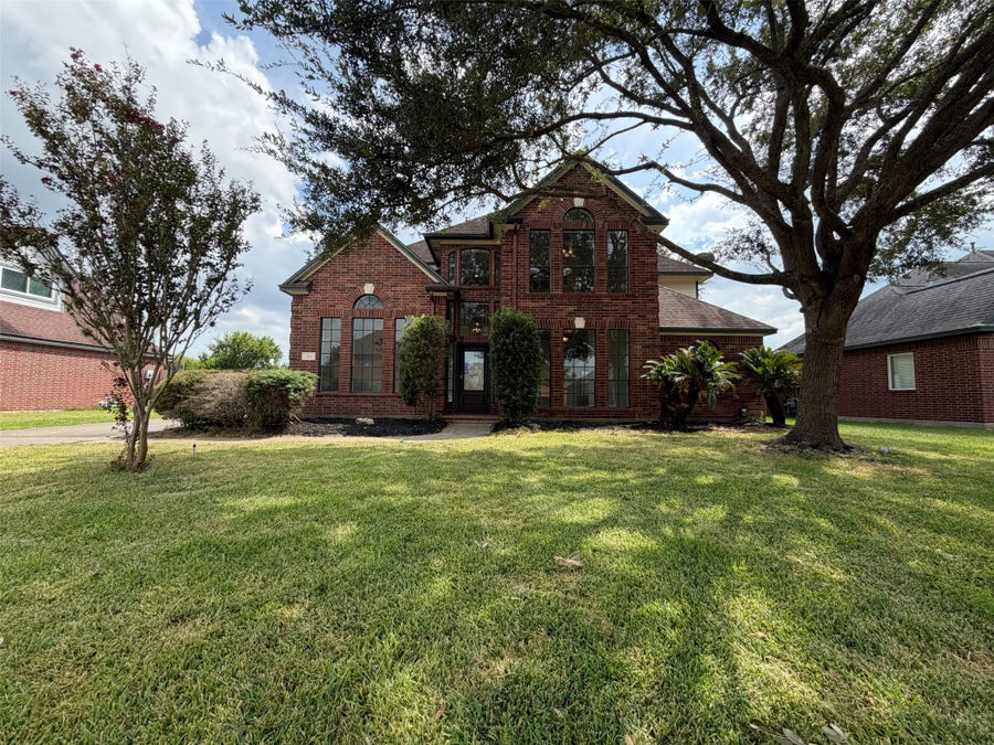Property photo for 201 Rosemary Lane, Lake Jackson, TX