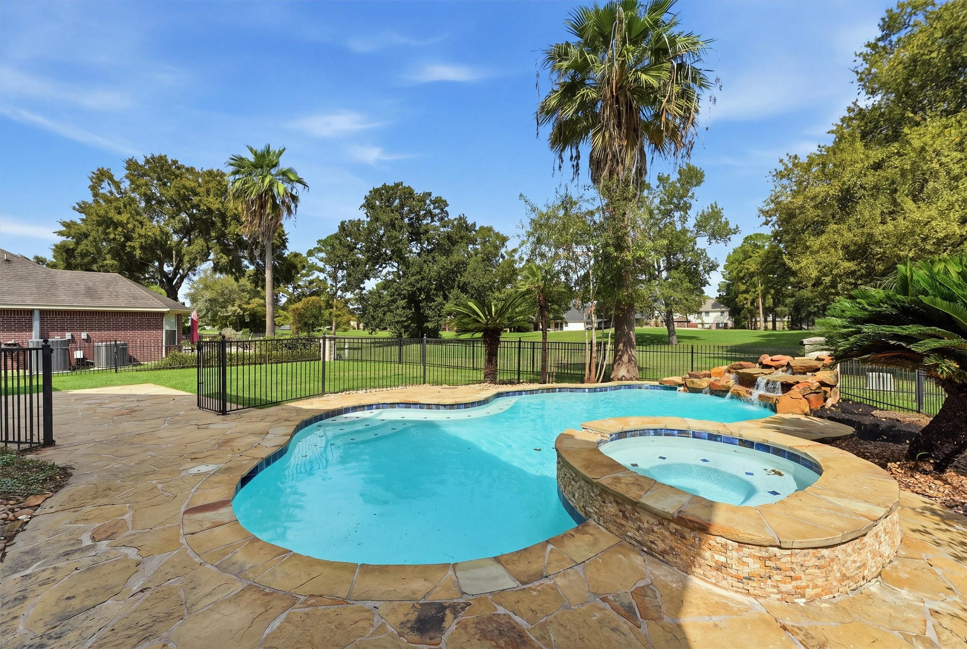 8407 Malardcrest Dr, Humble, TX 77346