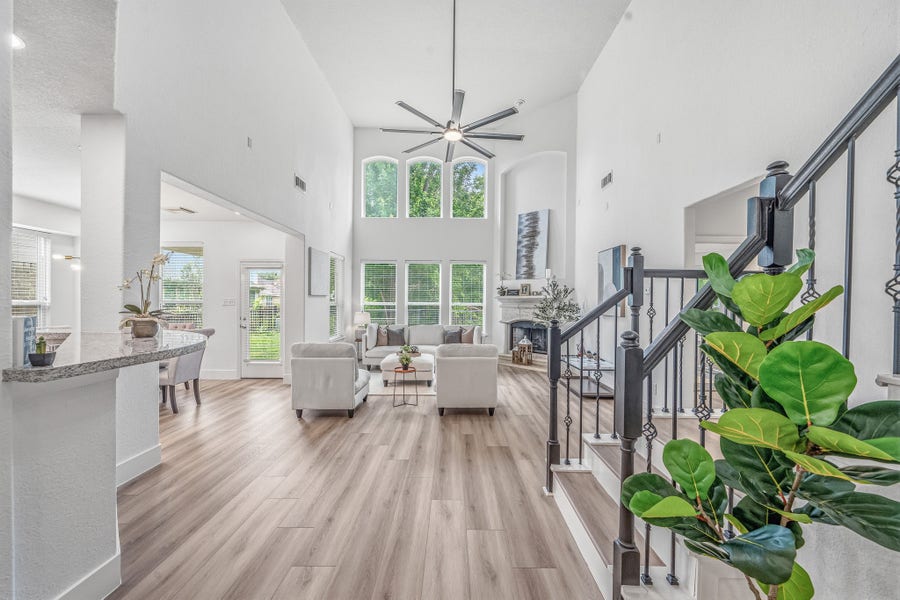 Property photo for 8011 Emperors Pass, Missouri City, TX