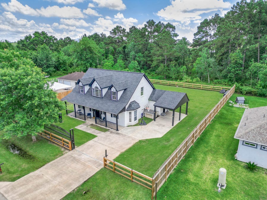 Property photo for 203 Antelope Drive, Crosby, TX
