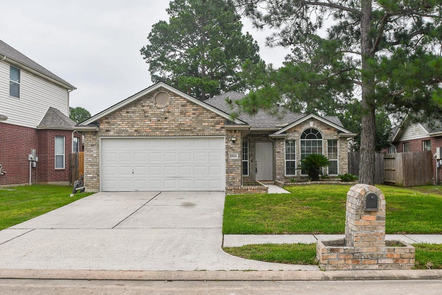 Property photo for 10614 Sunswept Fields Lane, Houston, TX