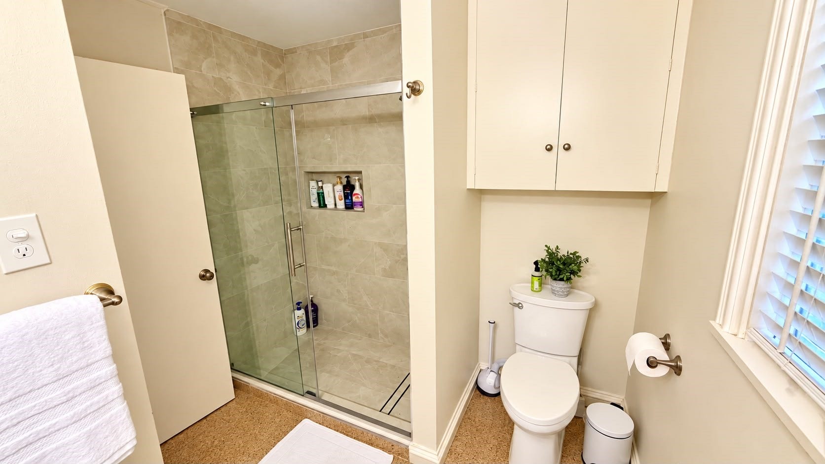 3102 Newcastle Drive, Houston, TX 77027 3102 Newcastle Drive, Houston, TX 77027