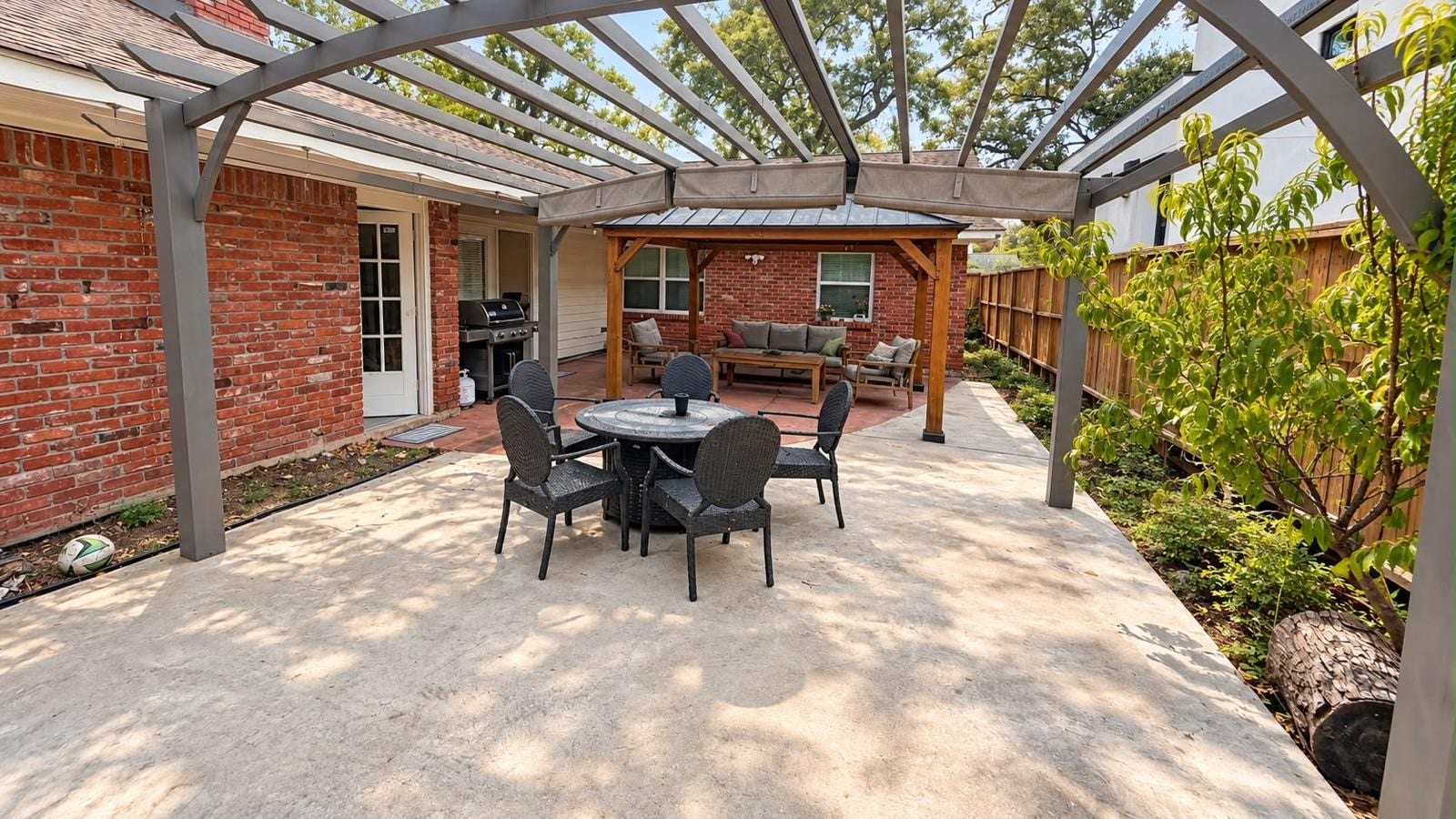 3102 Newcastle Drive, Houston, TX 77027 3102 Newcastle Drive, Houston, TX 77027