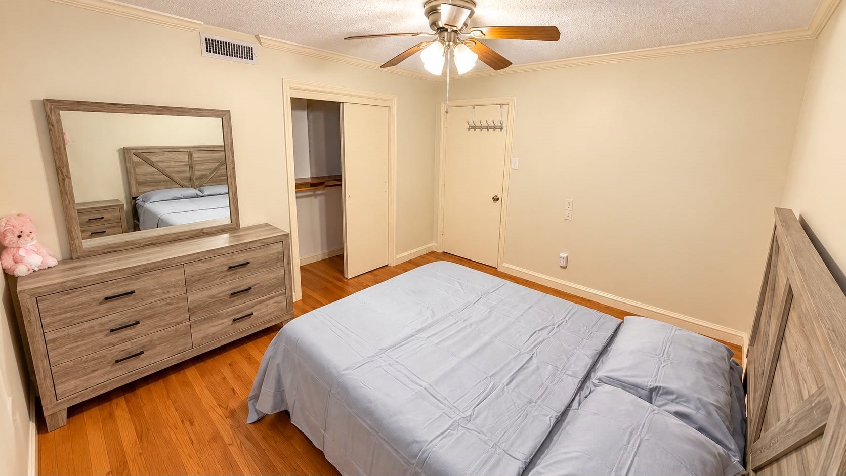 3102 Newcastle Drive, Houston, TX 77027 3102 Newcastle Drive, Houston, TX 77027