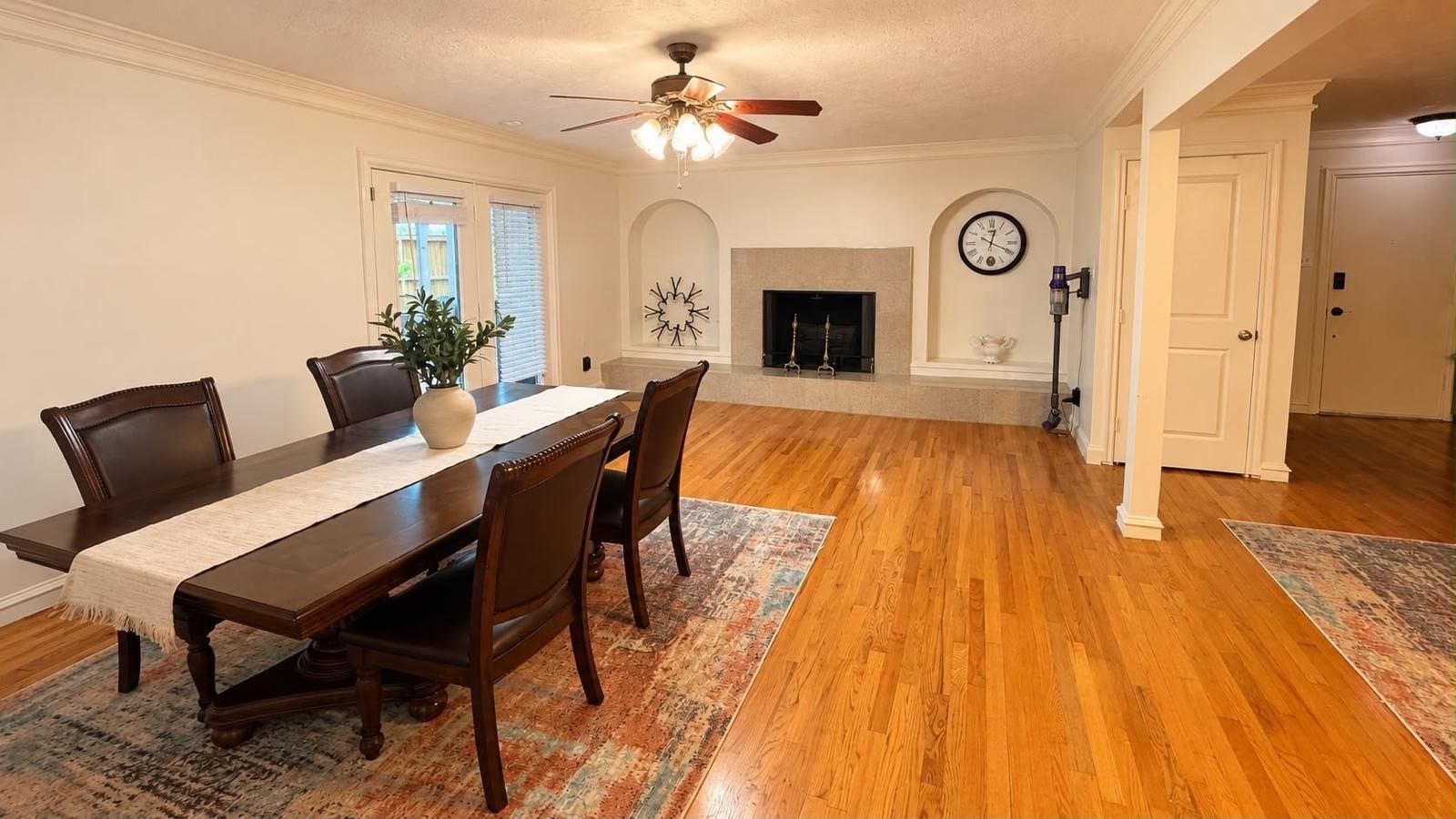3102 Newcastle Drive, Houston, TX 77027 3102 Newcastle Drive, Houston, TX 77027