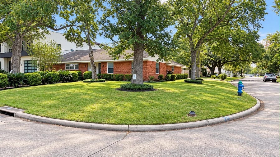 Property photo for 3102 Newcastle Drive, Houston, TX