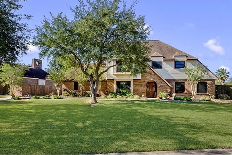 Property photo for 928 Oleander Street, Lake Jackson, TX