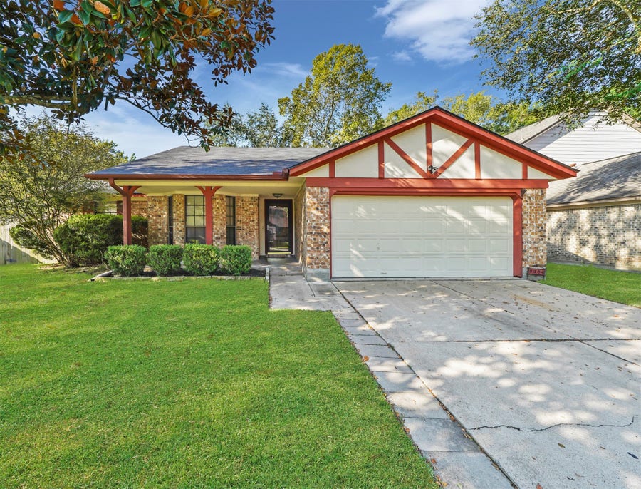 Property photo for 2304 Colleen Drive, Pearland, TX