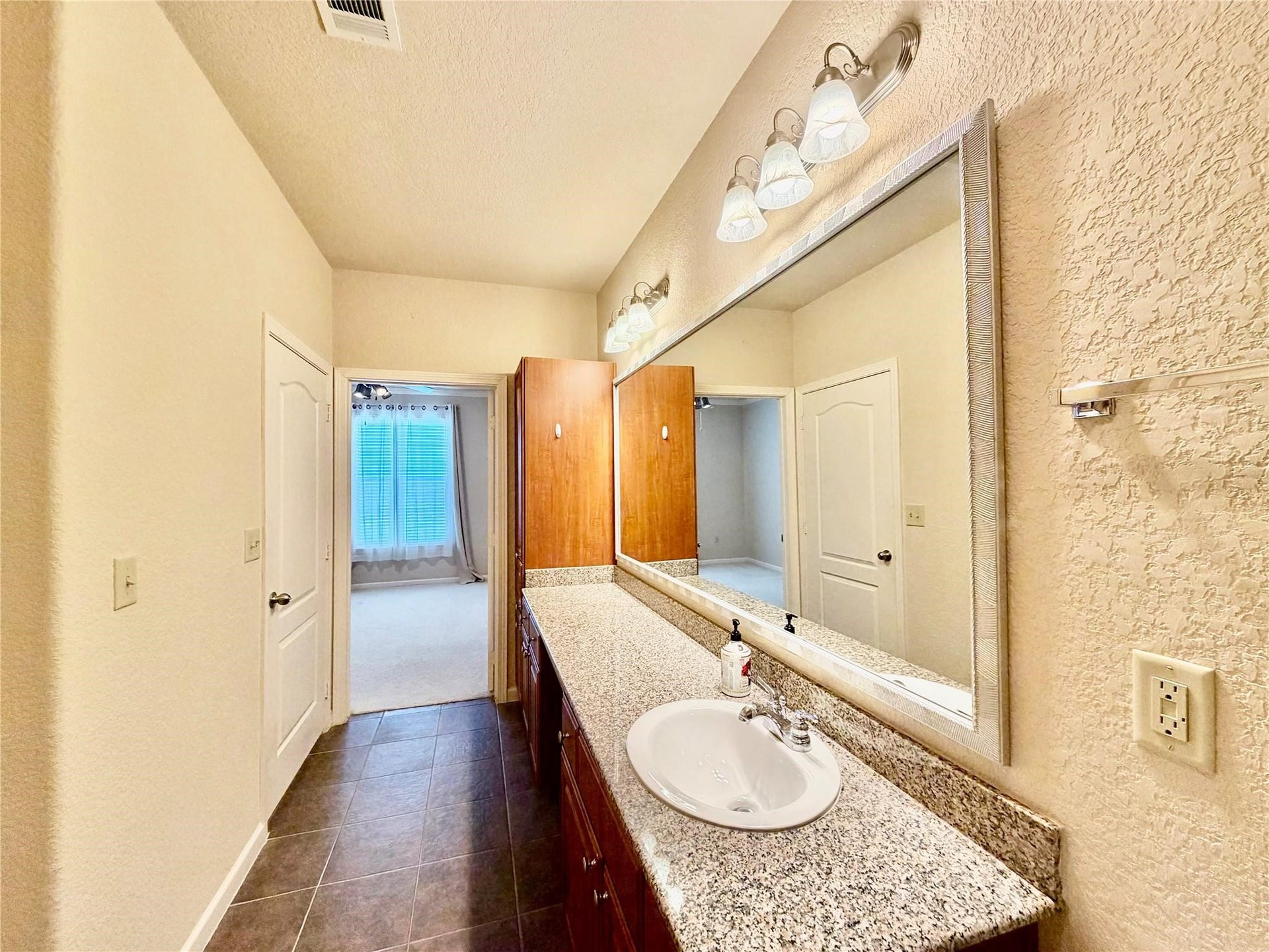 1711 Old Spanish Trail, #407, Houston, TX 77054