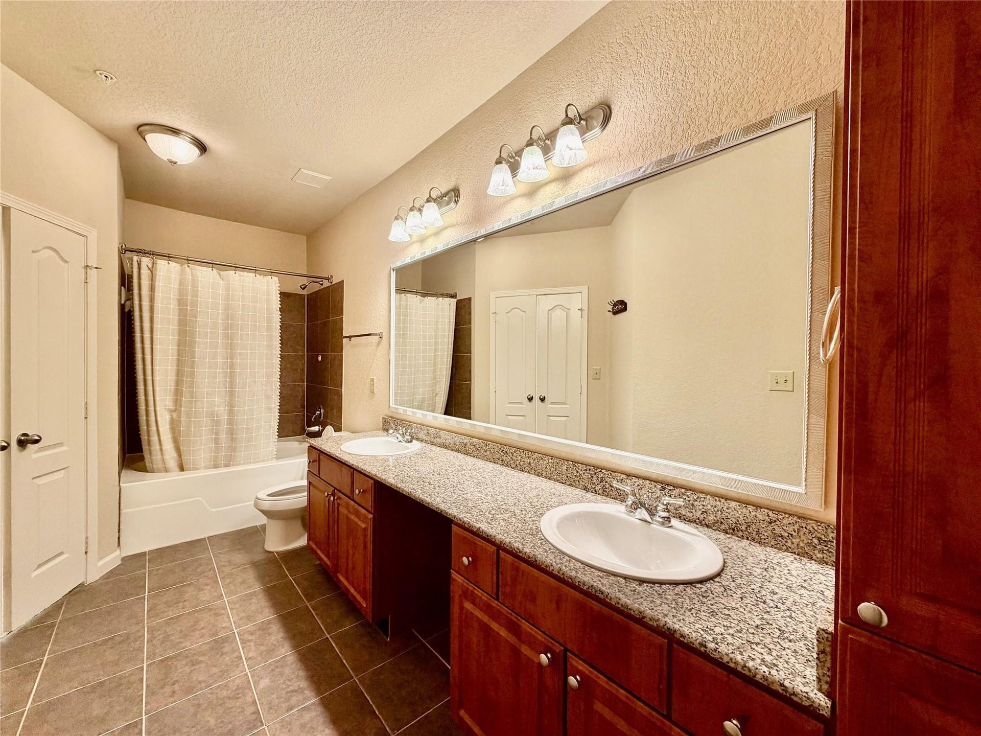 1711 Old Spanish Trail, #407, Houston, TX 77054