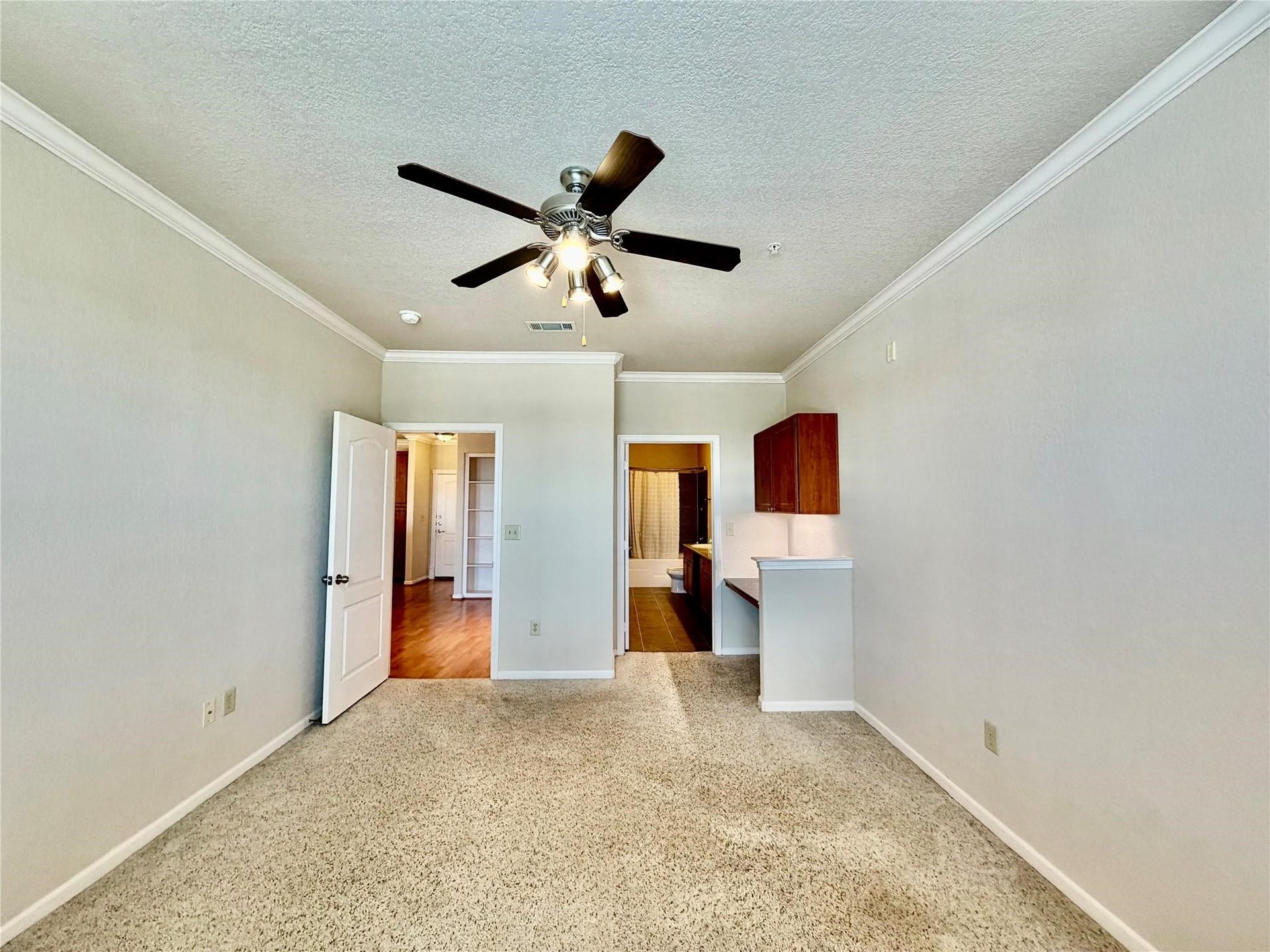 1711 Old Spanish Trail, #407, Houston, TX 77054