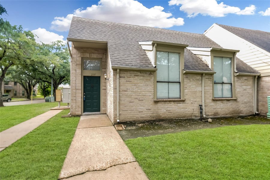 Property photo for 2107 Hazlitt Drive, Houston, TX