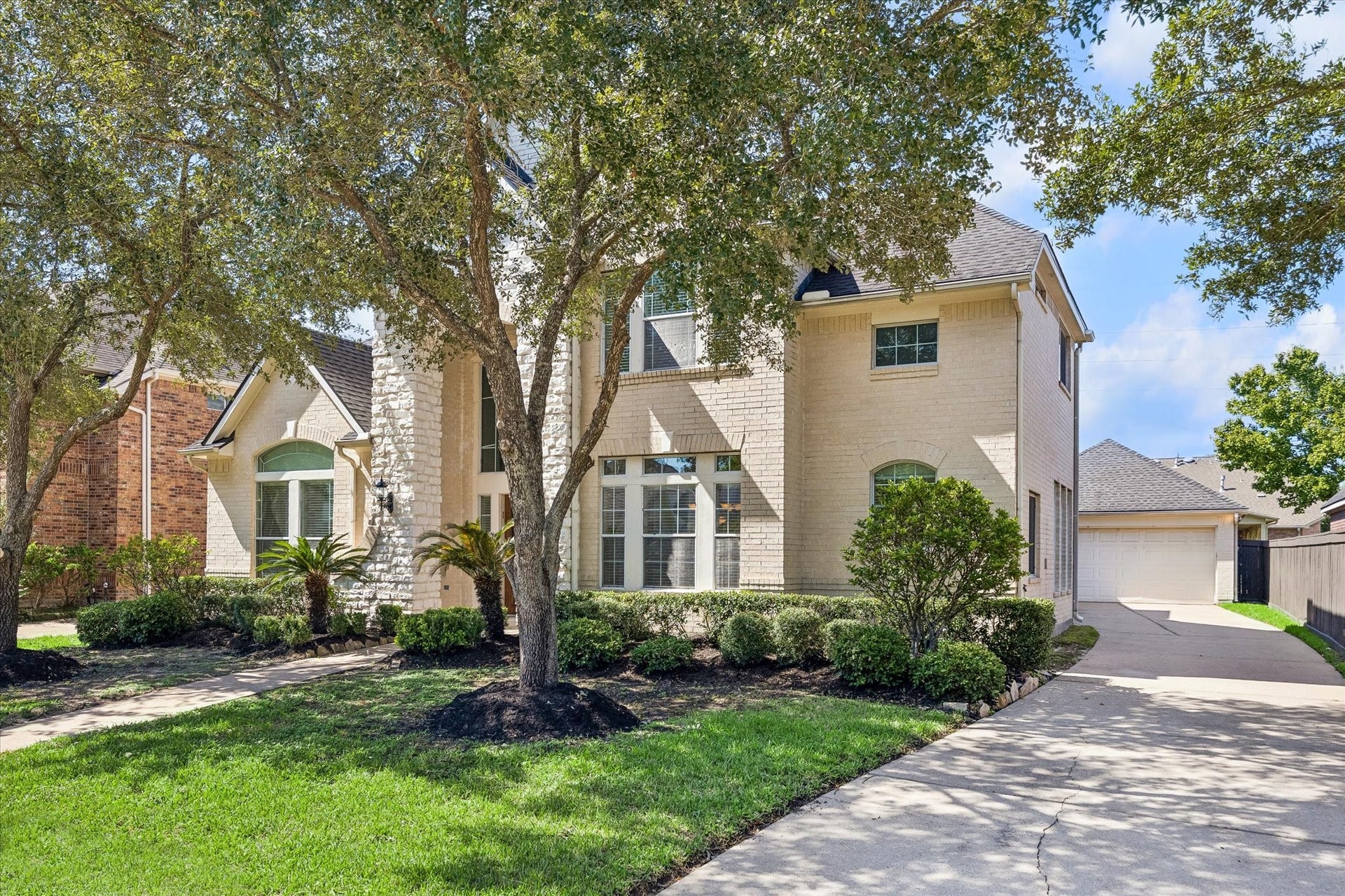 Welcome to 5923 Serrano Terrace. An inviting Trendmaker home on a quiet street!