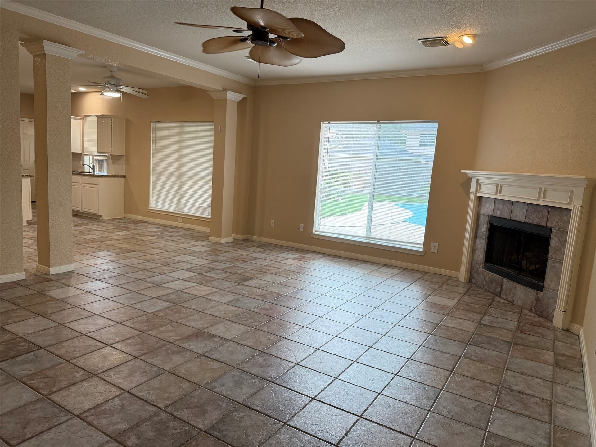 2810 White Oak Lane, Pearland, TX 77584 2810 White Oak Lane, Pearland, TX 77584