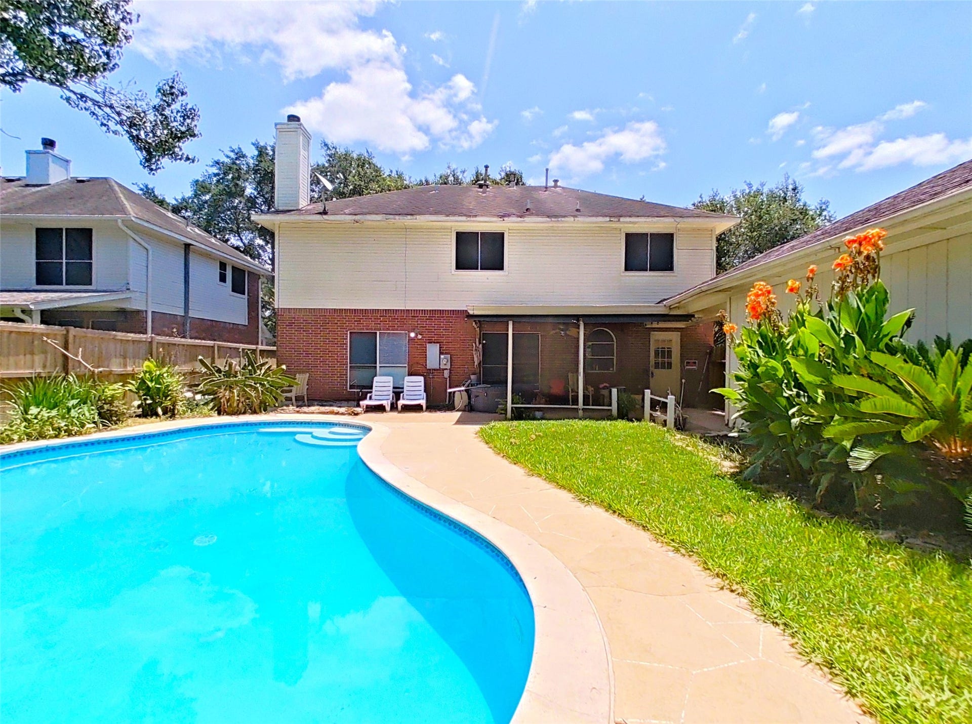 2810 White Oak Lane, Pearland, TX 77584 Back of house