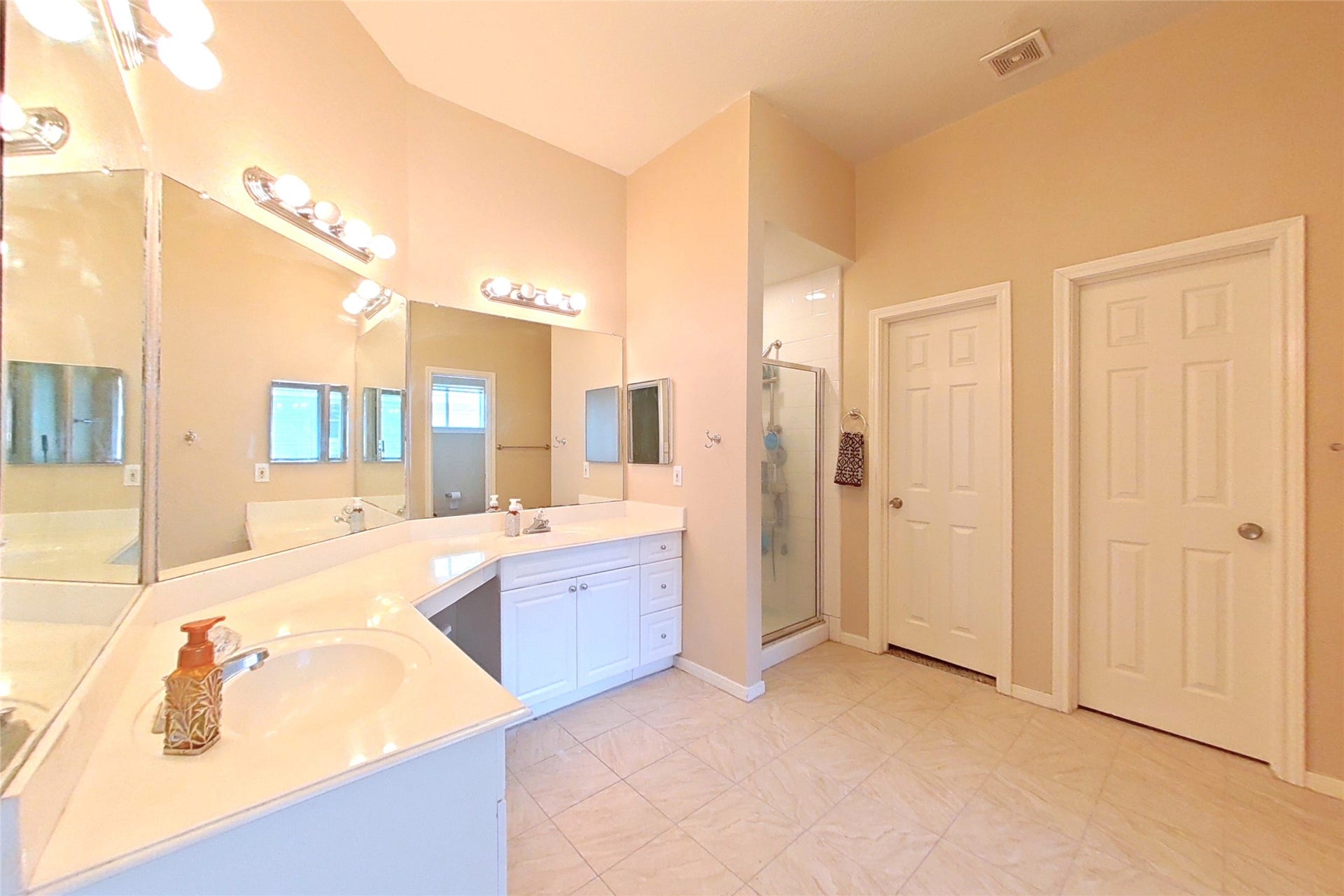 2810 White Oak Lane, Pearland, TX 77584 Master Bath