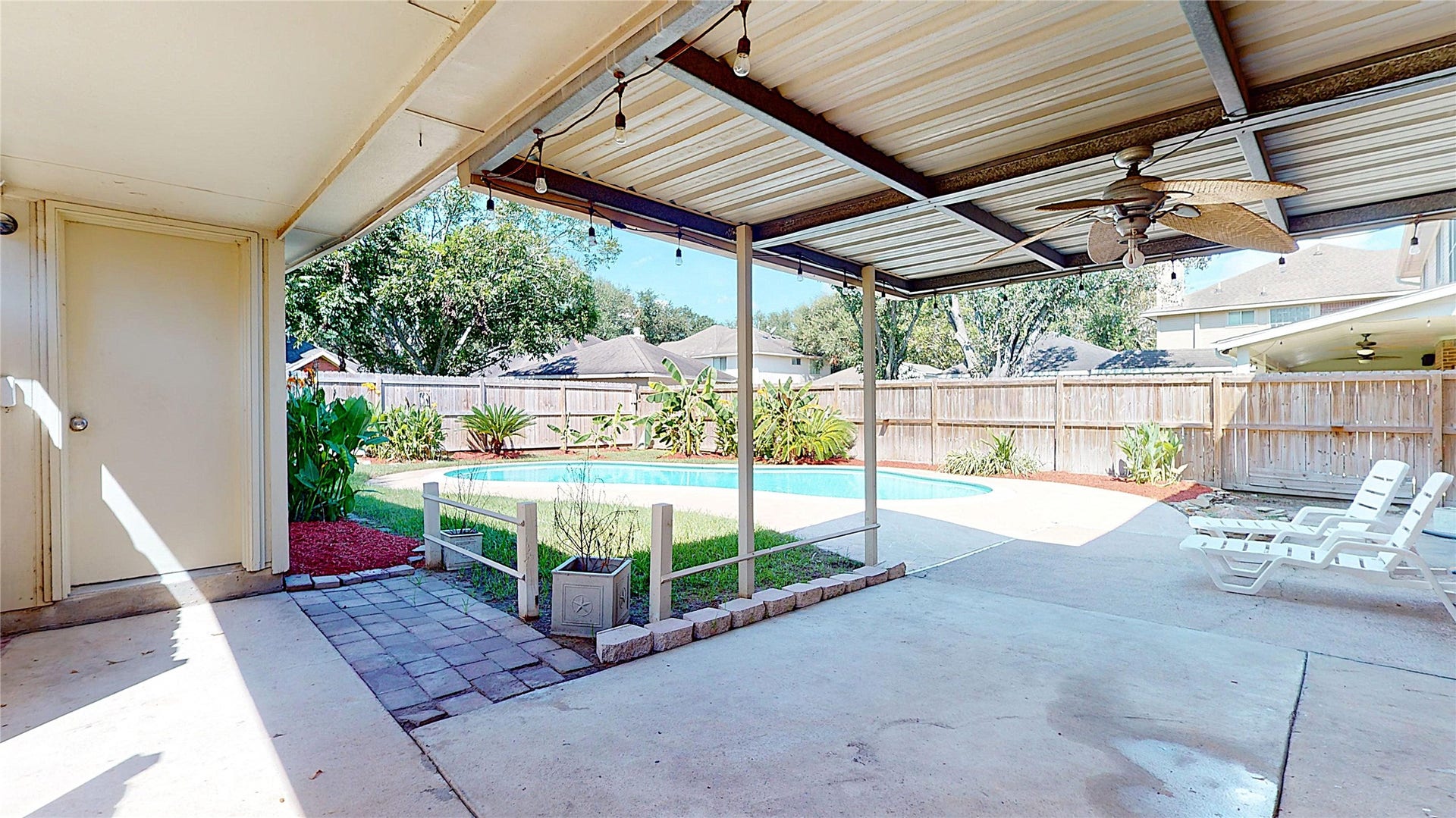 2810 White Oak Lane, Pearland, TX 77584 Porch