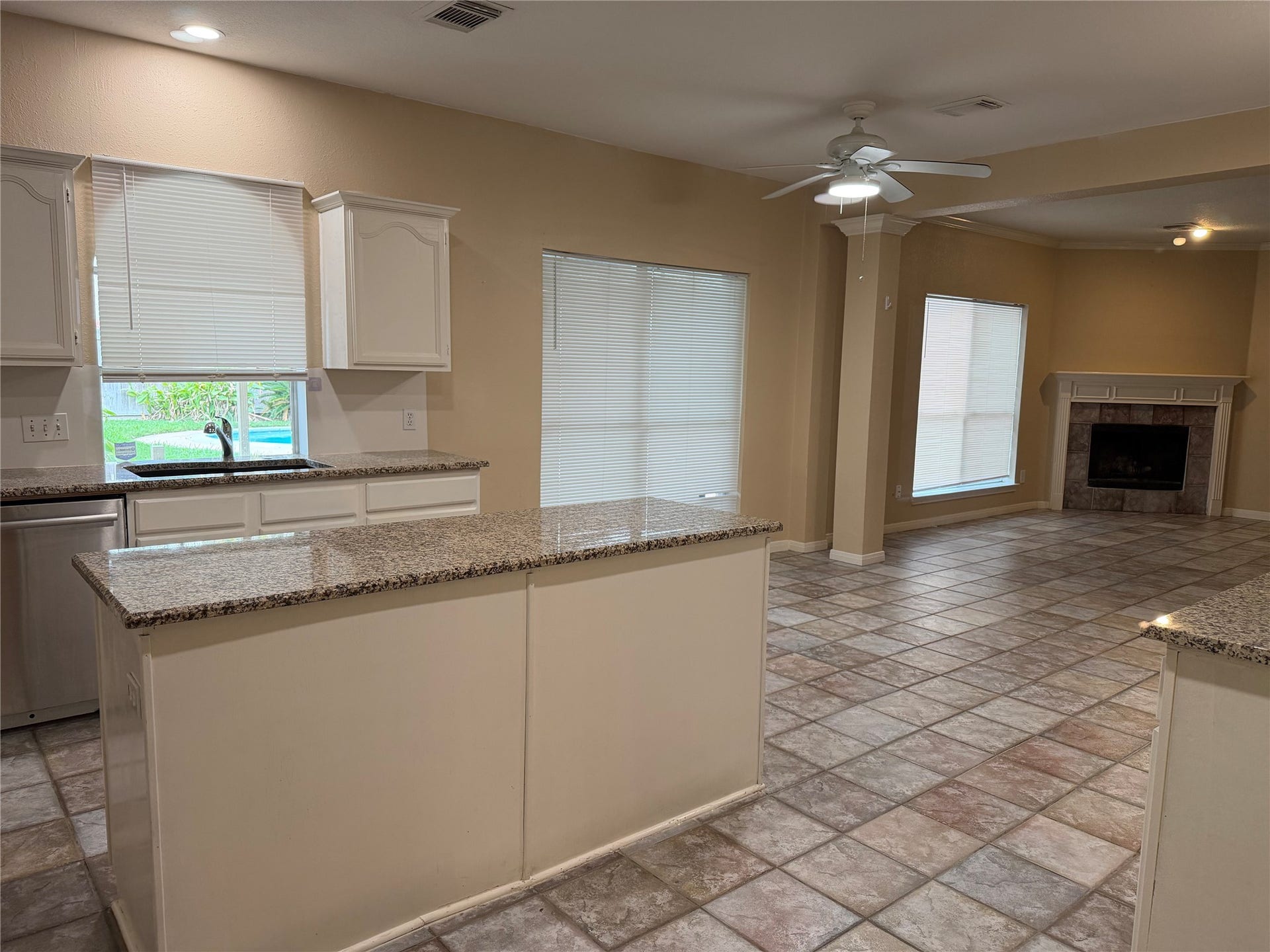2810 White Oak Lane, Pearland, TX 77584 2810 White Oak Lane, Pearland, TX 77584