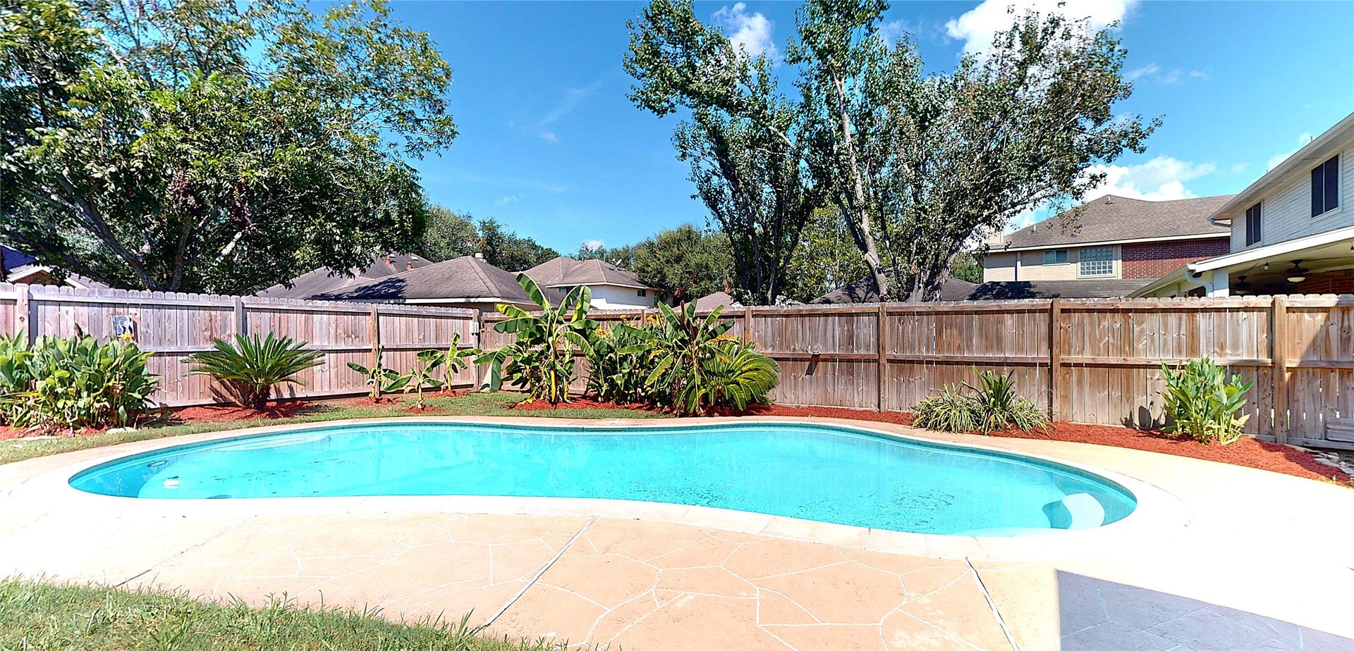 2810 White Oak Lane, Pearland, TX 77584 View of pool