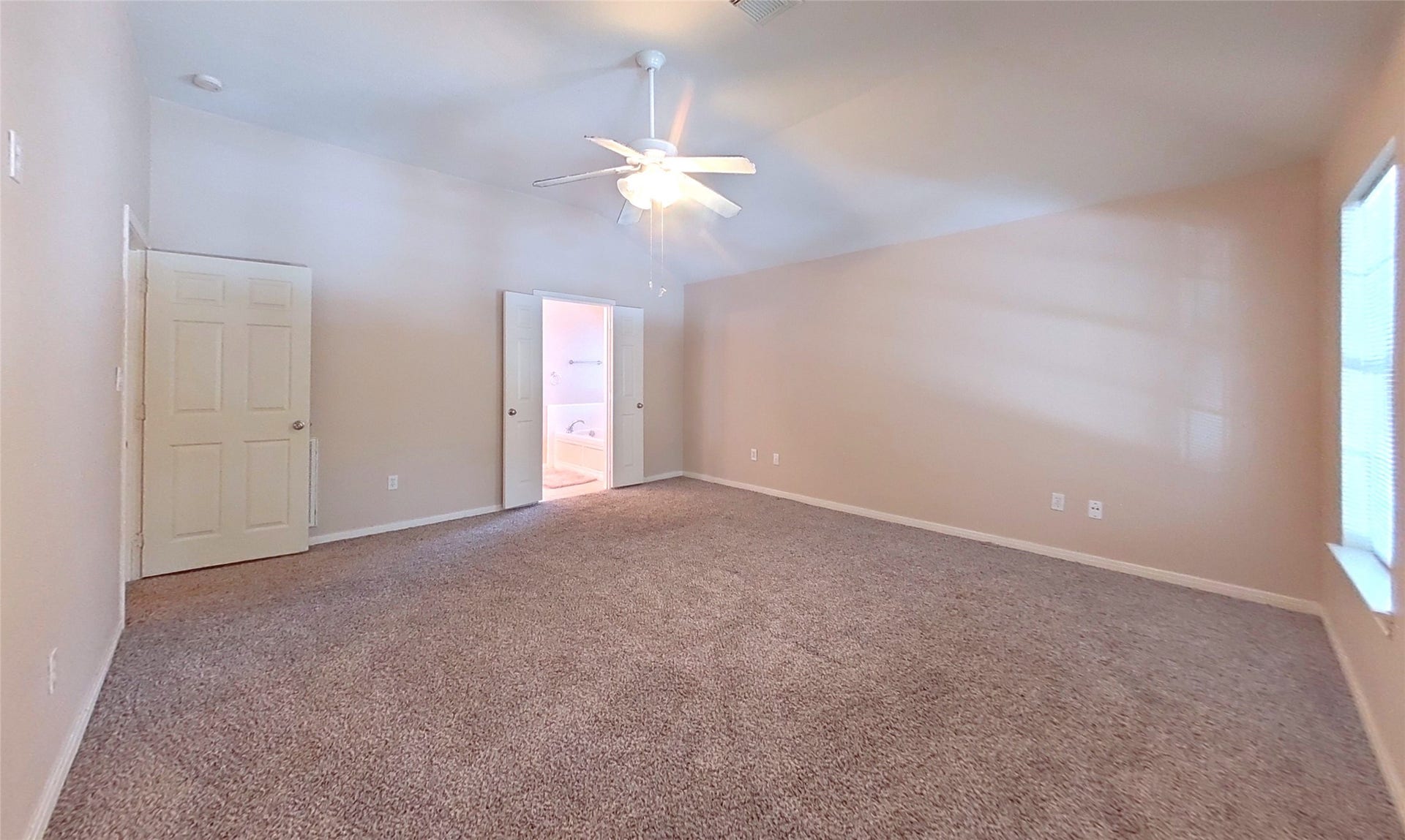 2810 White Oak Lane, Pearland, TX 77584 Master Bedroom