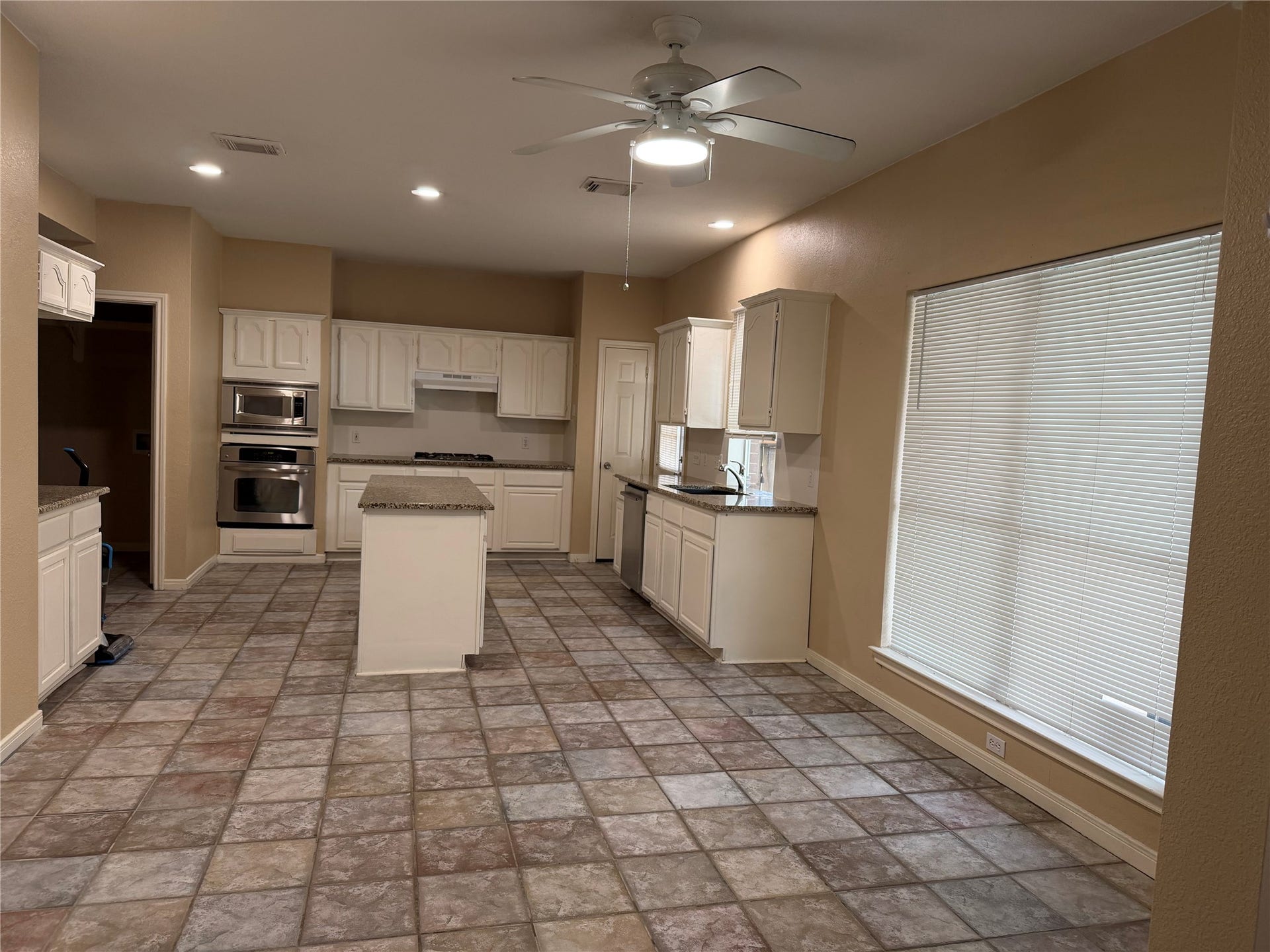 2810 White Oak Lane, Pearland, TX 77584 2810 White Oak Lane, Pearland, TX 77584