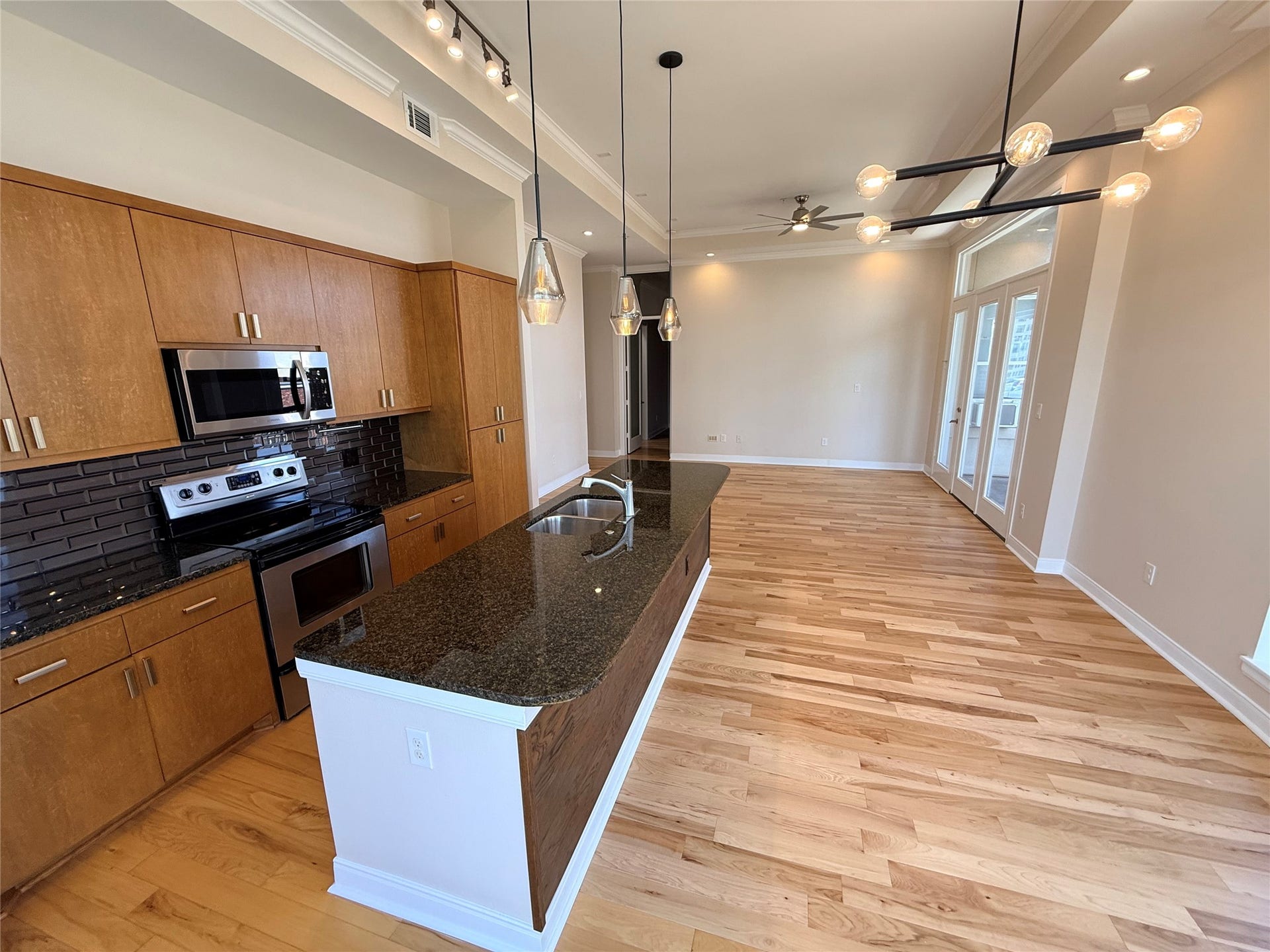 300 St Joseph Parkway, #412, Houston, TX 77002 Kitchen/Dining